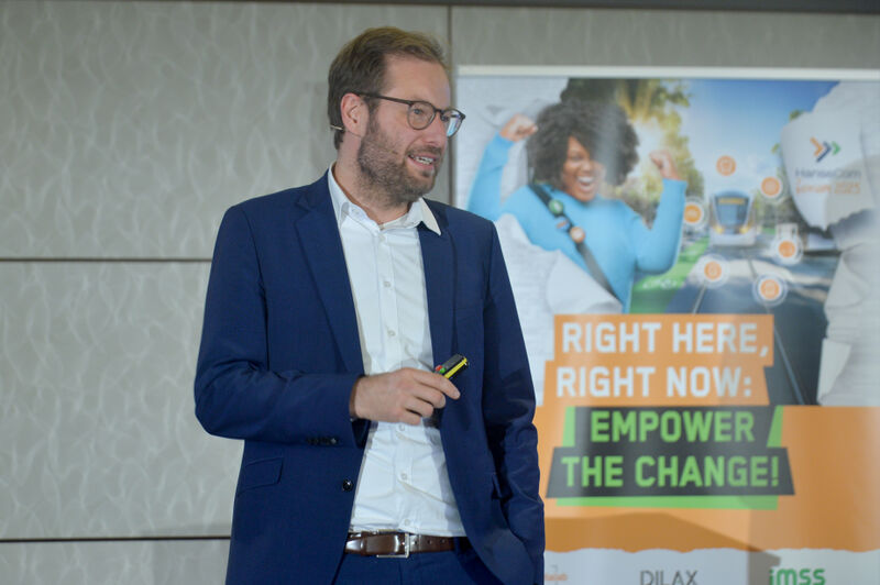 Dr. Anjes Tjarks, Senator für Verkehr und Mobilitätswende der Freien und Hansestadt Hamburg, beim HanseCom Forum 2025. 